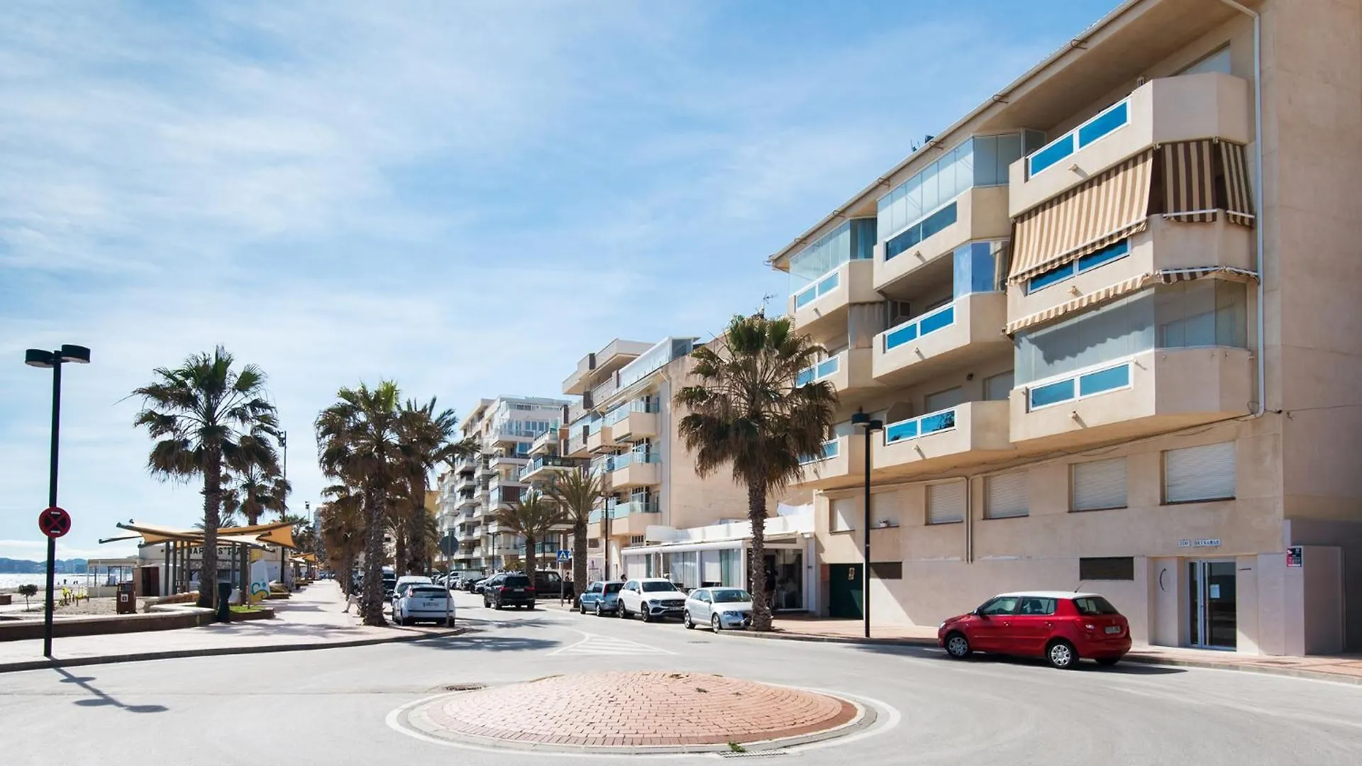 Madeinterranean Beach- Higueron Front Line Apartment فوينخيرولا