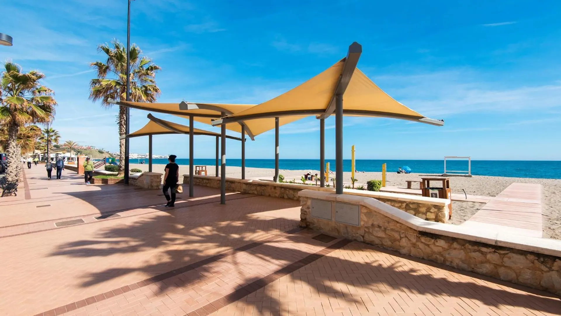 Madeinterranean Beach- Higueron Front Line Apartment فوينخيرولا 0*,  إسبانيا