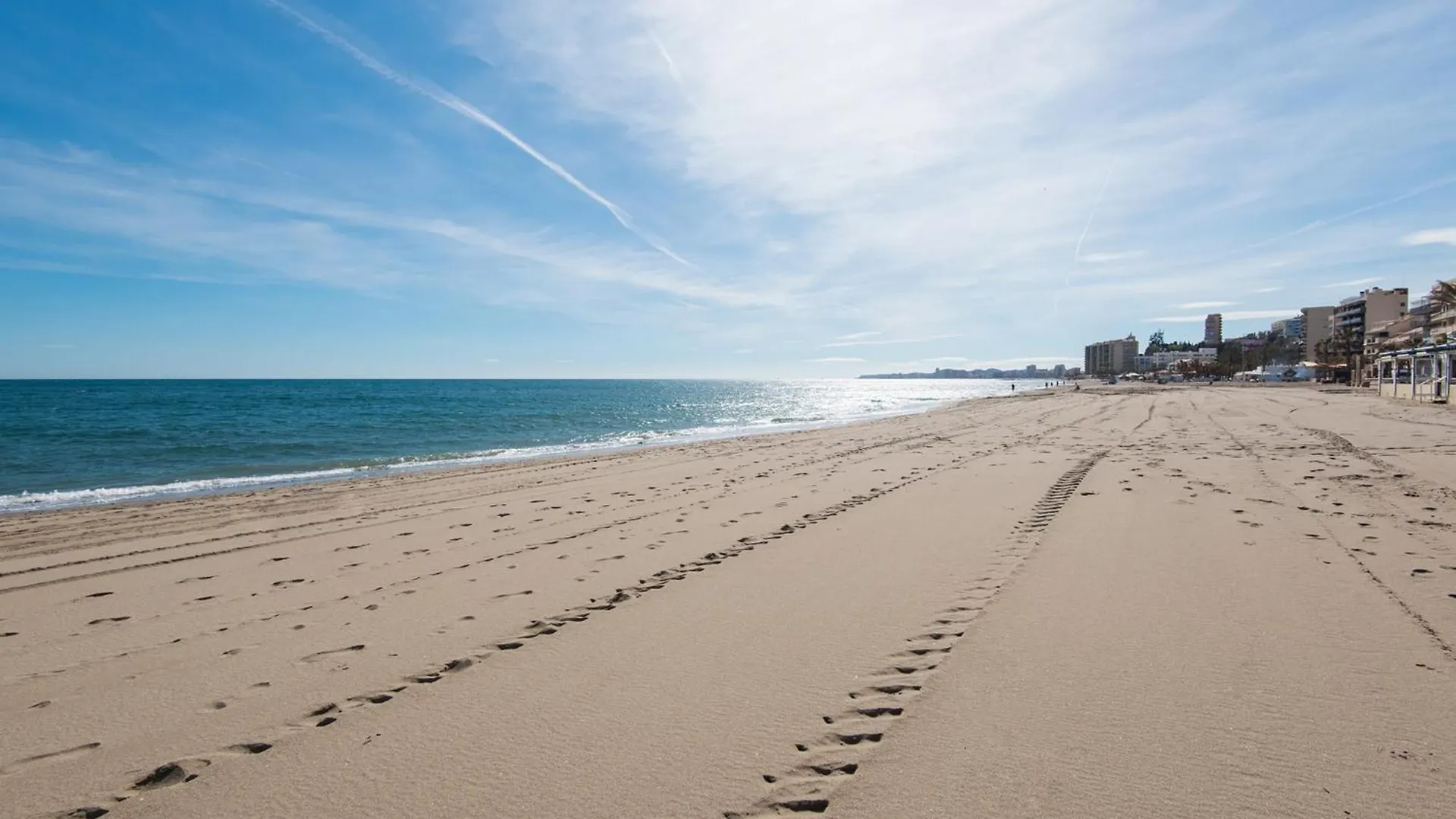 Madeinterranean Beach- Higueron Front Line Apartment فوينخيرولا