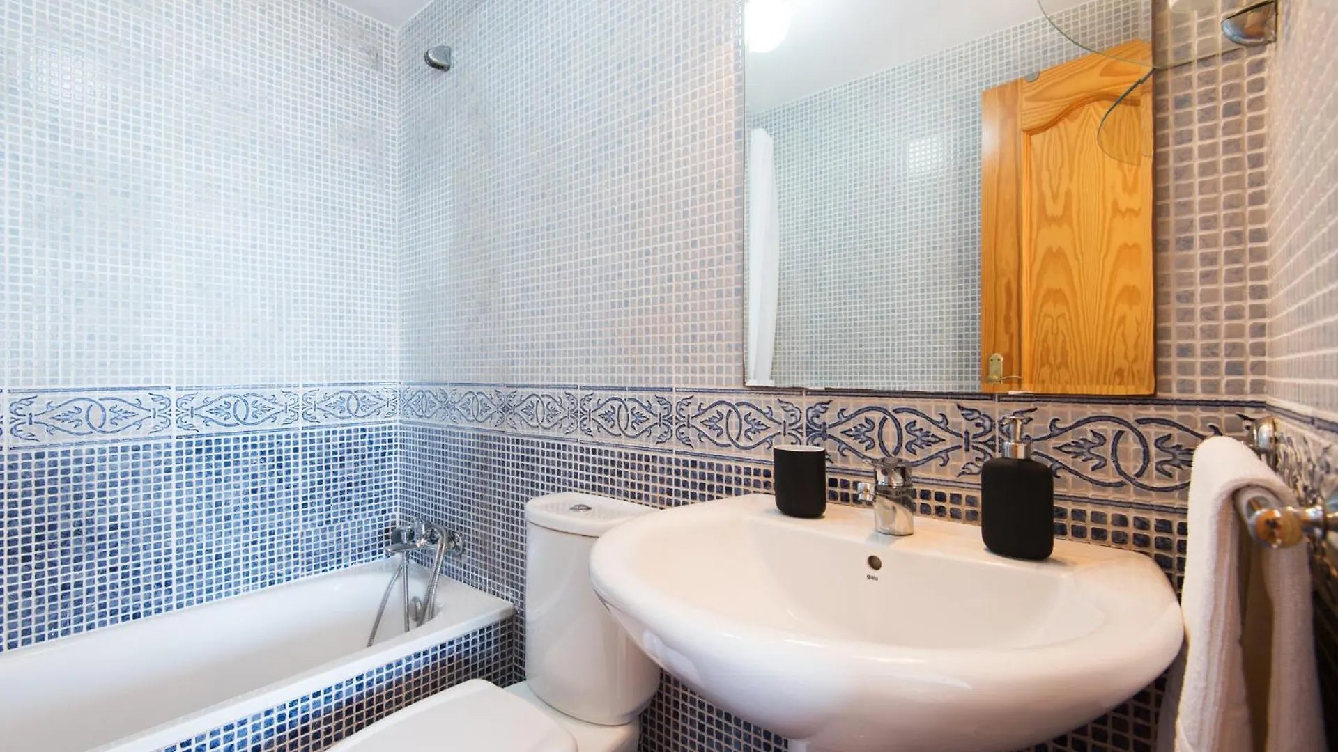 Madeinterranean Beach- Higueron Front Line Apartment فوينخيرولا إسبانيا
