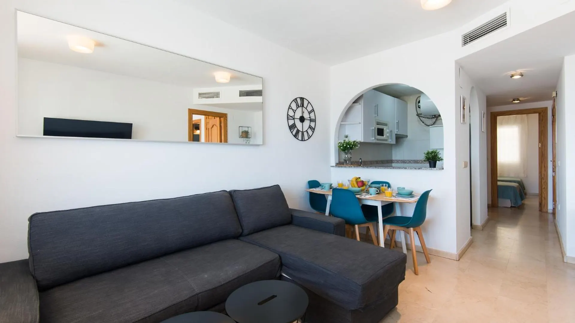 Madeinterranean Beach- Higueron Front Line Apartment فوينخيرولا