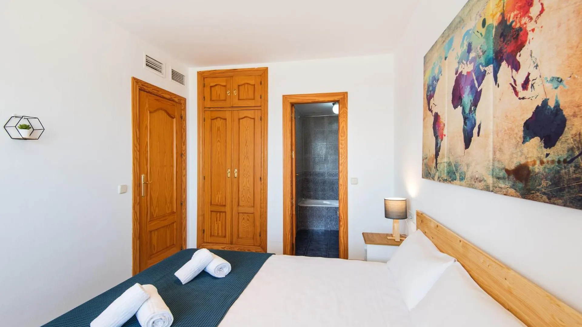 Madeinterranean Beach- Higueron Front Line Apartment فوينخيرولا 0*,  إسبانيا